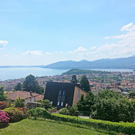 In Pallanza Near Maggiore, Cleaning Included Дом отдыха Вербания