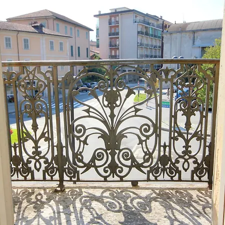 In Pallanza Near Maggiore, Cleaning Included Дом отдыха *